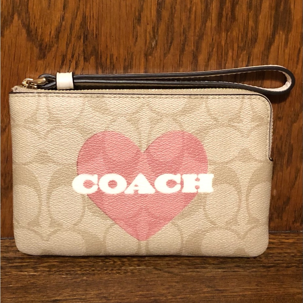 NWT-Coach-Corner Zip Wristlet-Signature Canvas & Heart ❤️ Print-$88